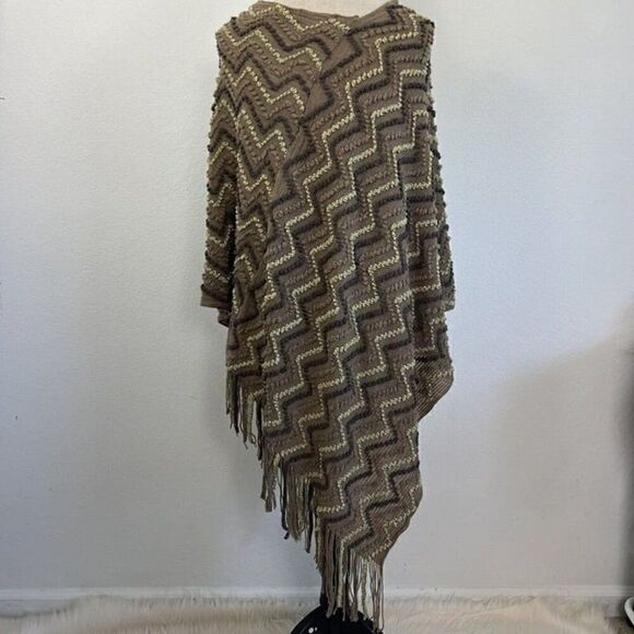 BCBGMaxAzria Asymmetrical Womens Brown Poncho Sweater Boho Chunky Knit Shawl OS - Picture 2 of 12